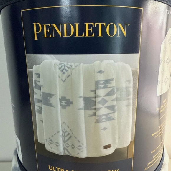 Pendleton Plush Throw Blanket 50X70 - Picture 5 of 6